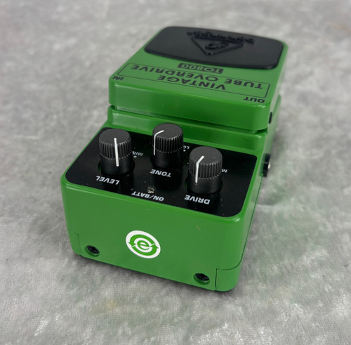 Behringer TO800 Vintage Tube Overdrive with box