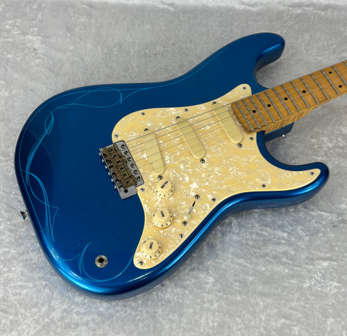 USA Warmoth / Robin Partscaster Strat Style with EMG pickups in blue