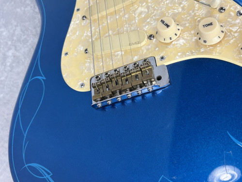 USA Warmoth / Robin Partscaster Strat Style with EMG pickups in blue