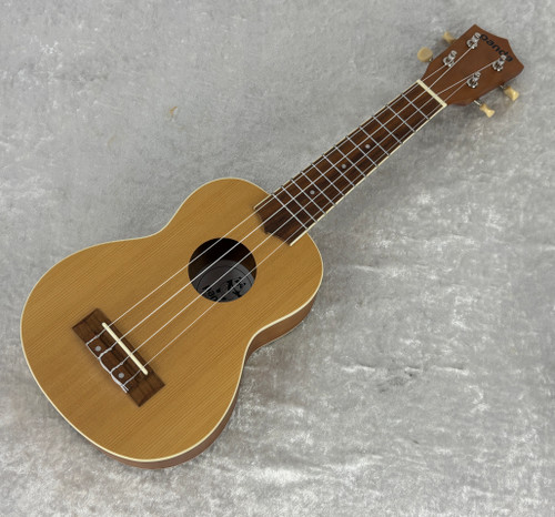 Amahi Ukuleles UKS-2 Spruce Top Panda Soprano Ukulele