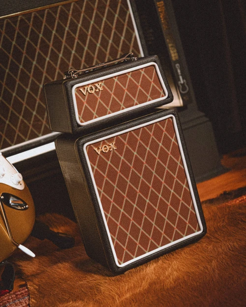 VOX MICRO SUPERBEETLE 5/20 WATT RECHARGEABLE BLUETOOTH AMP