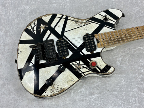 USA EVH CUSTOM SHOP / LIMITED EDITION WOLFGANG \ B&W STRIPE | NITRO RELIC
