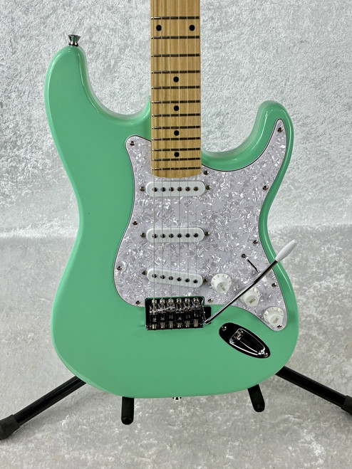 AMATI CLASSIC STRAT TYPE GUITAR IN LAGOON GREEN | ACCESSORIES INCLUDED