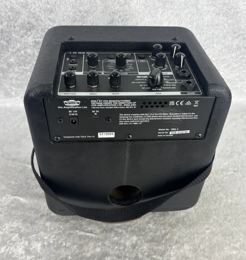 Vox Mini Go 3 portable modeling combo amp with power