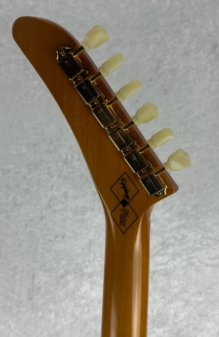 2024 Epiphone '58 Korina Explorer Aged Natural/White Pickguard with case