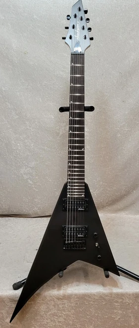 JACKSON  JS SERIES JS22-7 HT RHOADS V GUITAR SATIN BLACK