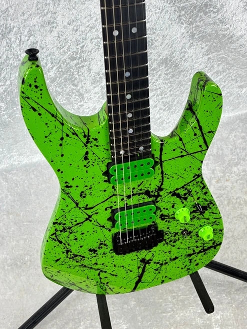 USA CHARVEL CUSTOM SHOP - MASTERBUILT DK24 DINKY | GREEN / BLACK SPLATTER