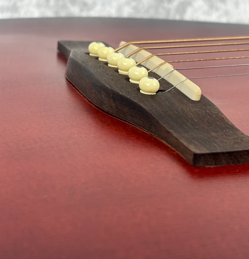 Art & Lutherie Ami Spruce Burgundy SF parlor guitar