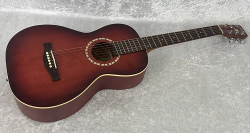Art & Lutherie Ami Spruce Burgundy SF parlor guitar