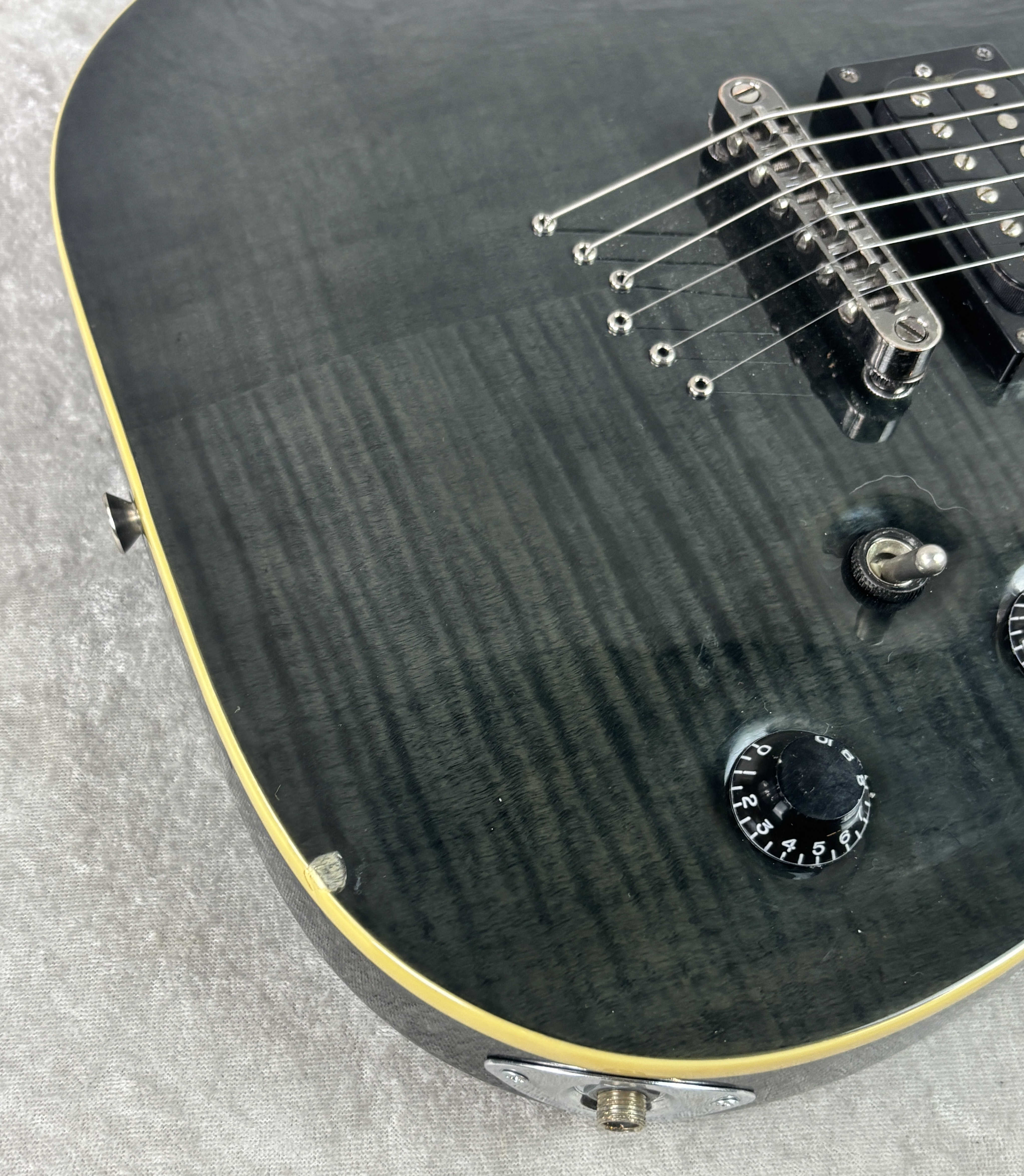 Washburn X-Series Pro X50PROFE electric guitar in transparent