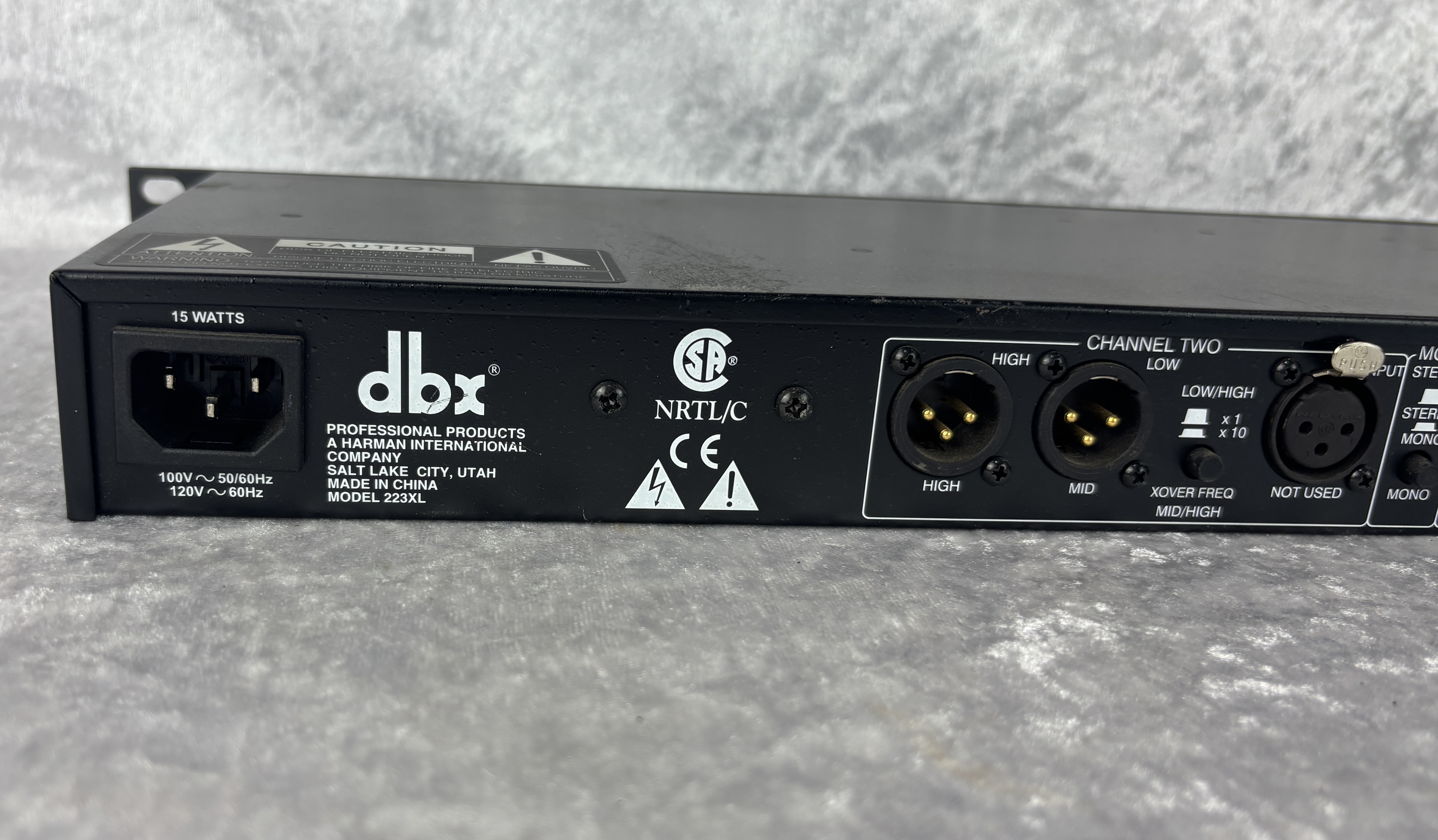 dbx 223XL Crossover rack unit - Capitol Guitars