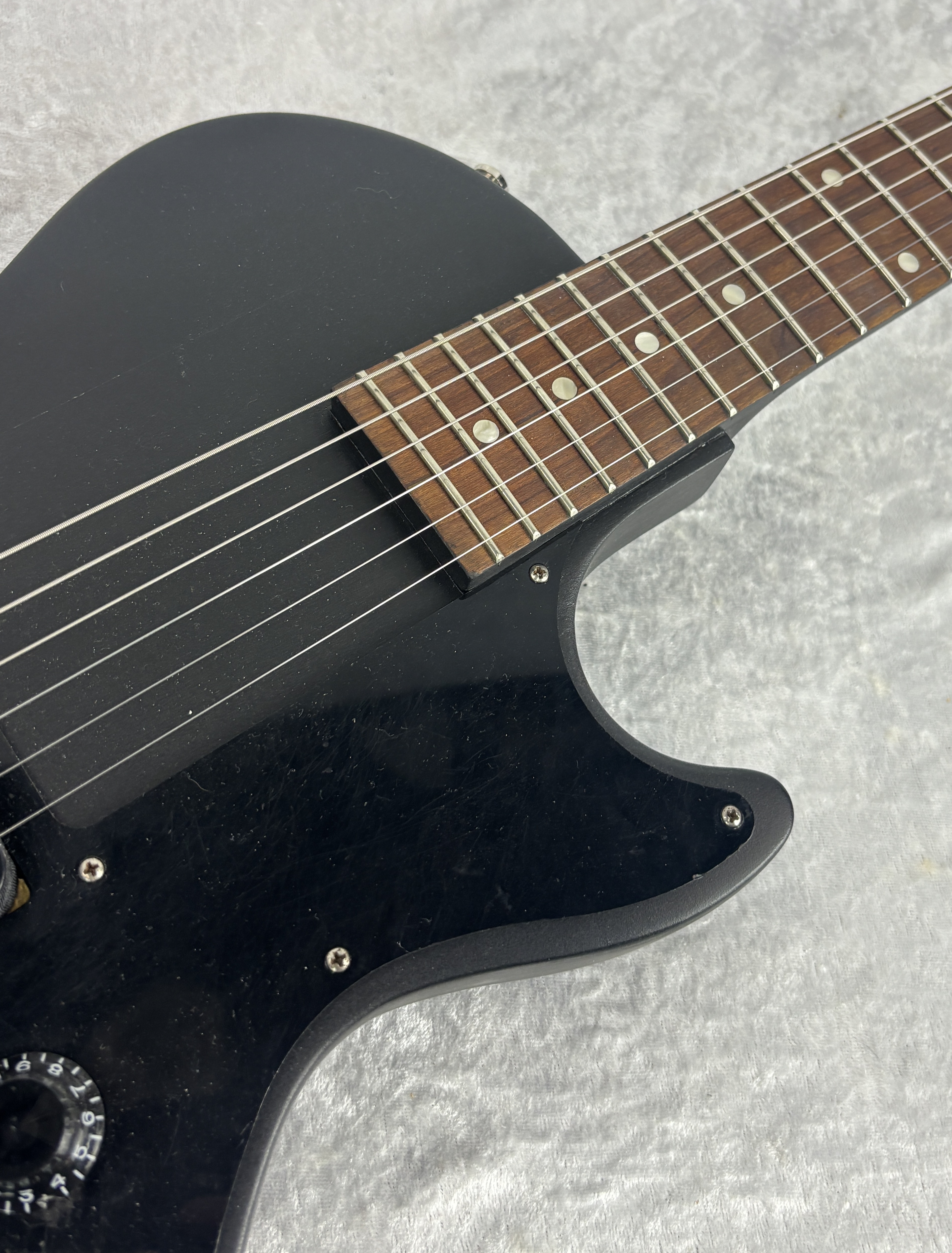 2011 USA Gibson Melody Maker guitar in satin black (excellent
