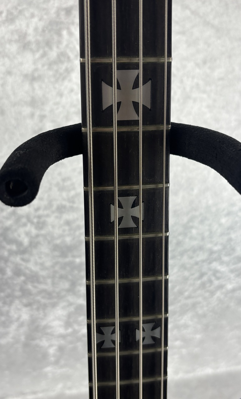 2001 USA Gibson Blackbird Nikki Sixx Signature bass guitar with