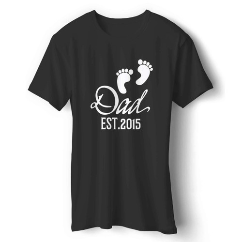 Dad With Baby's Feet New Dad Gift Man's T-Shirt