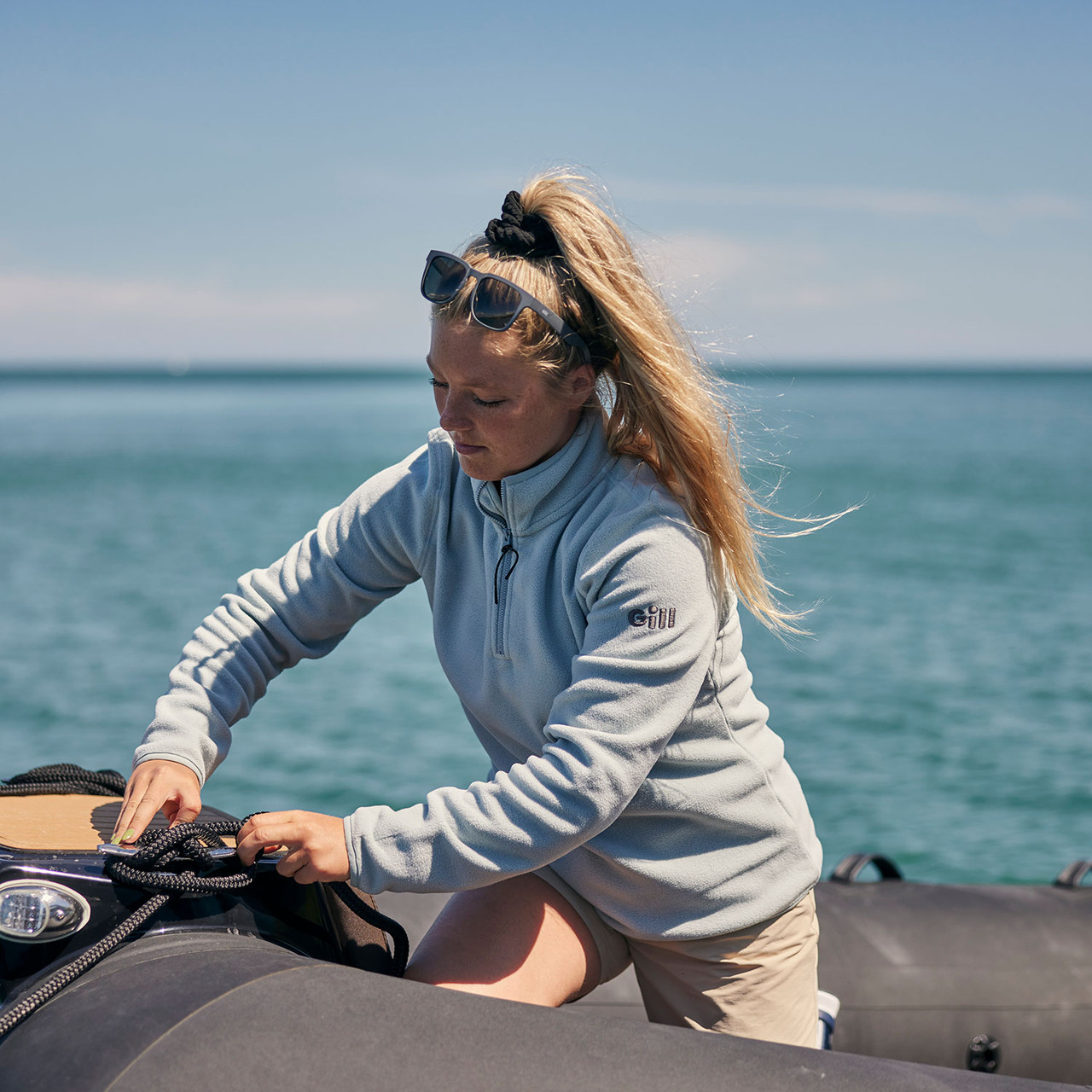 Women's Pursuit 1/4 Zip Fleece - CC51W-GRE15-LIFESTYLE-1.jpg