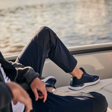 UV023-NAV06-LIFESTYLE-1