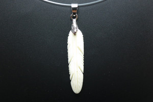 10x32mm Buffalo Bone Feather Designer Bead Pendant [z5771]