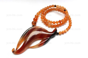 45x52mm Amber Horn Necklace 18" [z7511]