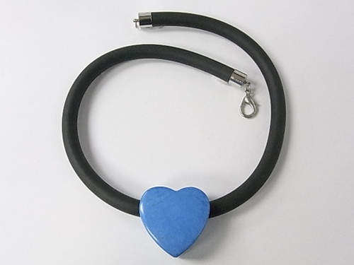 35mm Turquoise Howlite Heart With 9mm Black Rubber Chocker Beads 15.5" [e1555]