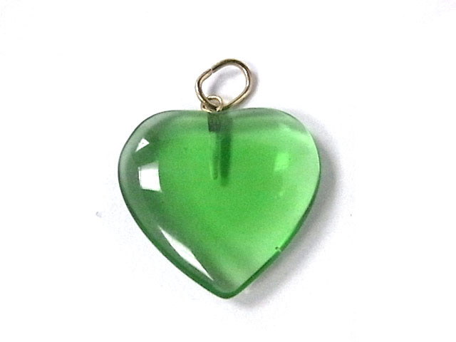 25mm synthetic Green Quartz Puff Heart Pendant [e57]