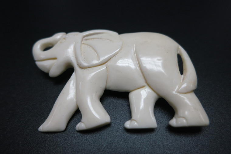 55x35mm Buffalo Bone Elephant Brooch [z5353]