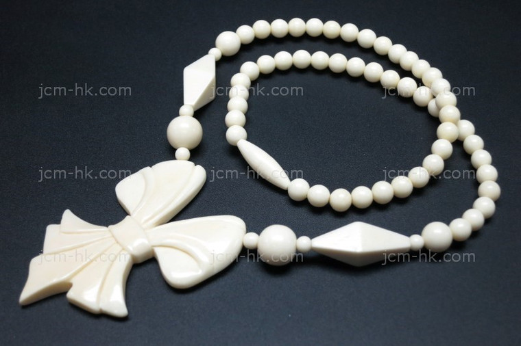 42x62mm Buffalo Bone Necklace 18" [z7725]