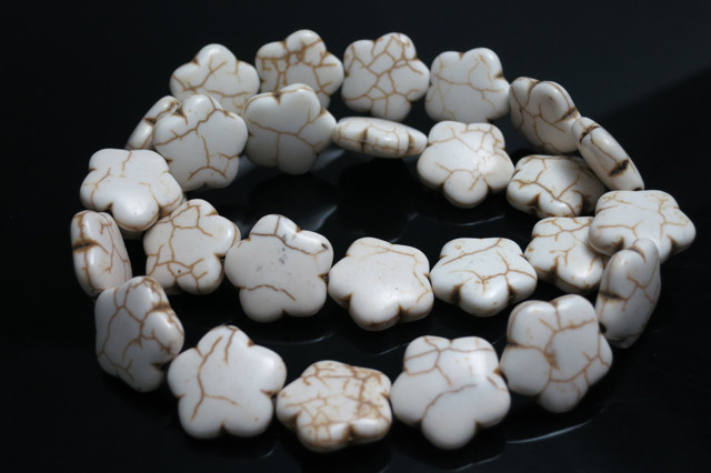 15mm White Magnesite Flower Beads 15.5" [t369w]