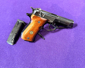 Browning BDA .380 with 2 Magazines, Very Good Condition Browning BDA .380 with 2 Magazines, Very Good Condition
