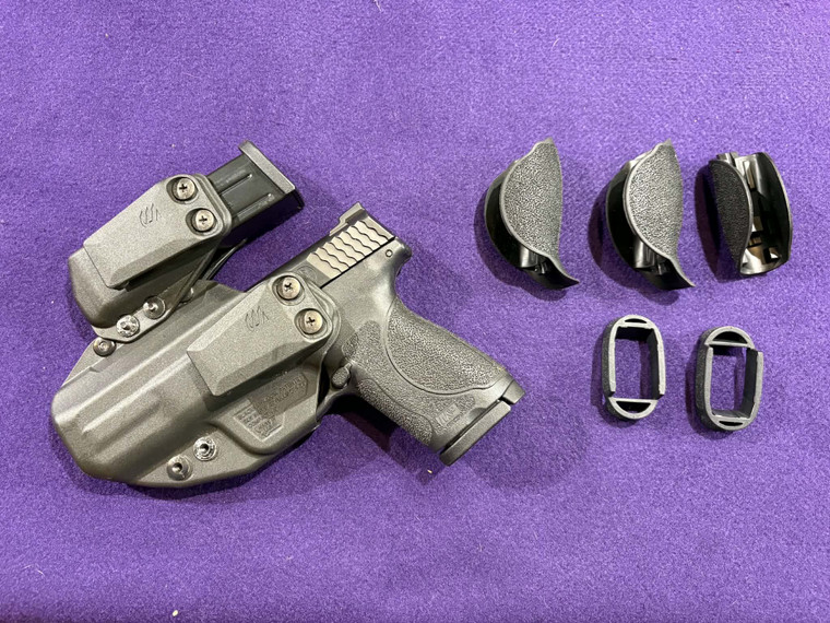 Smith & Wesson M&P 9 2.0 9mm with extras