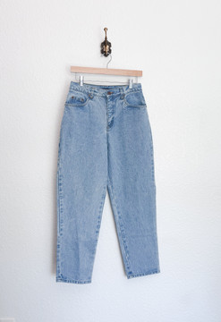 Vintage Bill Blass Jeans 15” flat lay