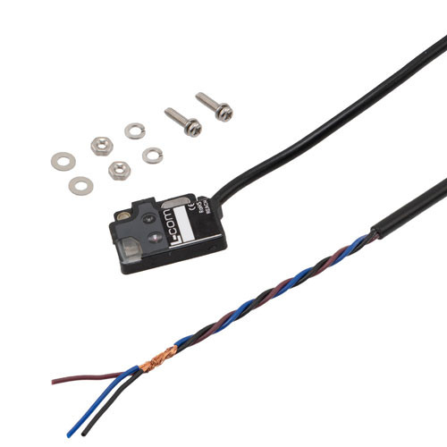 Photoelectric Sensor, Thin style PC housing, Light on, PNP, convergent reflection, sensing distance 5mm to 30mm, 2m 3-wire cable