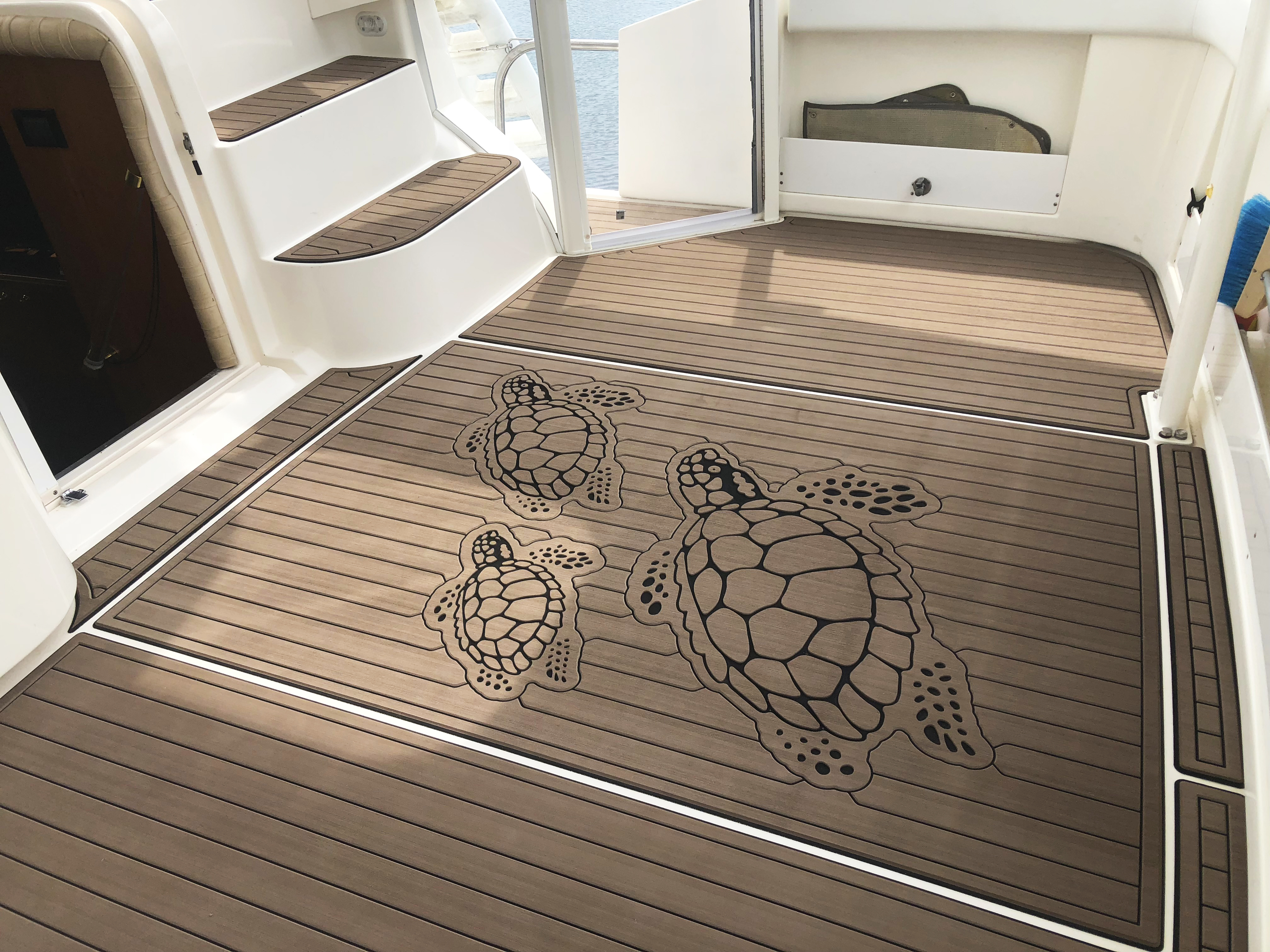 boat flooring, custom marine flooring, turtle design