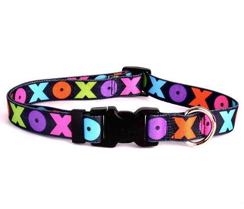 Hugs and Kisses Dog Collar