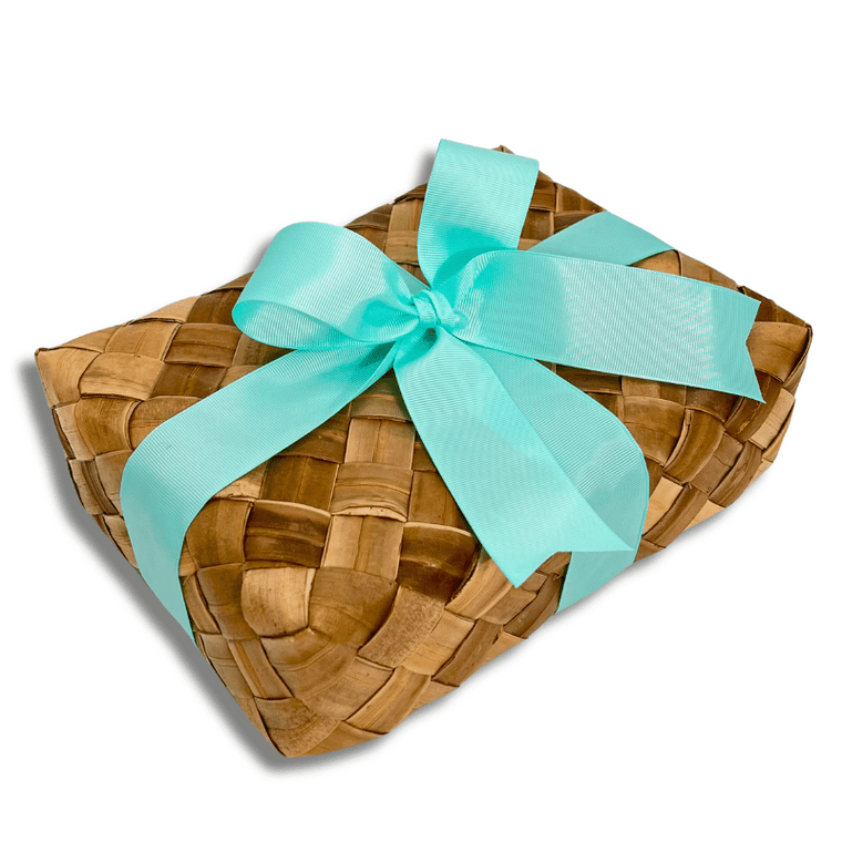 hawaiian lauhala basket with ribbon