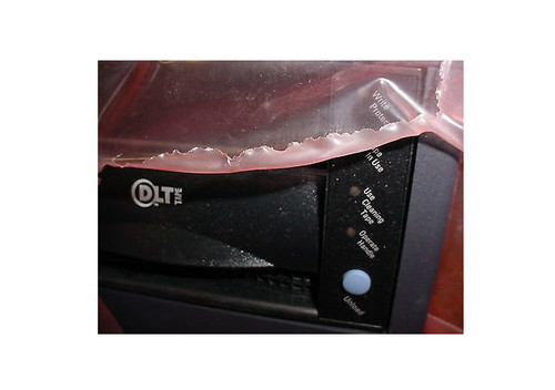 Quantum 40/80GB DLT8000 SCSI External Carbon, compatible with servers, part number 30-60502-23
