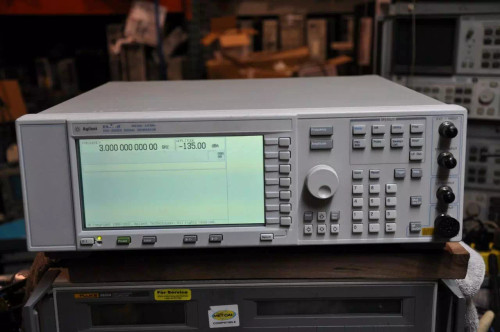 Agilent E4421B ESG Series Signal Generator (250KHz-3GHz)