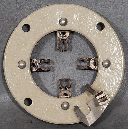 EF/E.F. Johnson 122-234-1 4-Pin Tube Socket (122-0234-001)