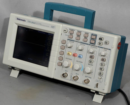 Tektronix TDS2022/TDS 2022 200 MHz 2 GS//s 2-Channel Digital Storage Oscilloscope