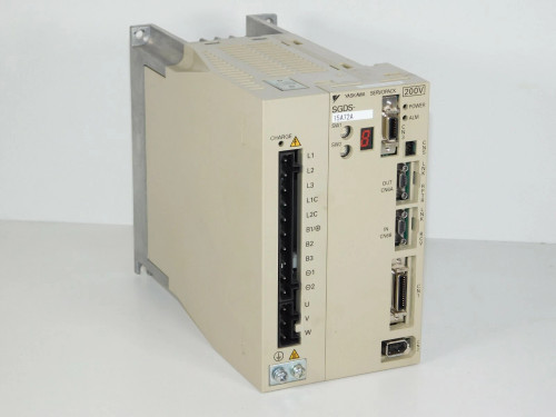 Yaskawa Electric SGDS-15A72A Servopack .200V Amplifier Industrial Unit Made Japan