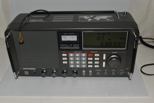 GRUNDIG SATELLIT 800 MILLENNIUM HAM SHORTWAVE DX AM/FM RADIO (XHR67)