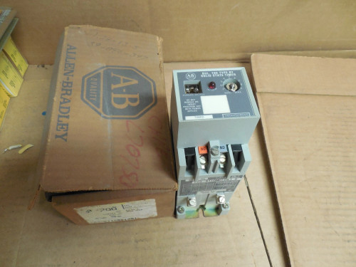 NEW ALLEN BRADLEY SOLID STATE RELAY 700RT10N010A1 SER B 110120V COIL