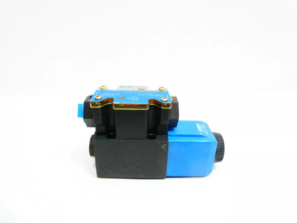 Vickers DG4V-3-OBL-M-FW-BL6-60 Solenoid Valve 1/2in Npt 5000psi 120v-ac Vickers DG4V-3-OBL-M-FW-BL6-60 Solenoid Valve 1/2in Npt 5000psi 120v-ac