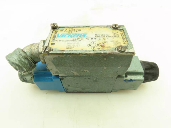 Vickers DG4V-3-7C-M-W-B-40 Hydraulic Directional Control Valve 5000PSI 120V Coil Vickers DG4V-3-7C-M-W-B-40 Hydraulic Directional Control Valve 5000PSI 120V Coil