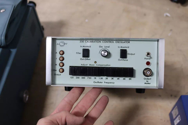 Bruel & Kjaer 230 BK CALIBRATION CONTROL OSCILLATOR