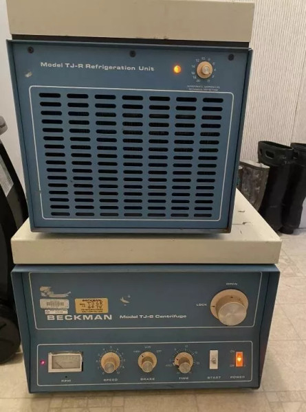 BECKMAN MODEL TJ-6 1WITH TJ-R REFRIGERATION UNIT TABLETOP CENTRIFUGE W/ROTOR