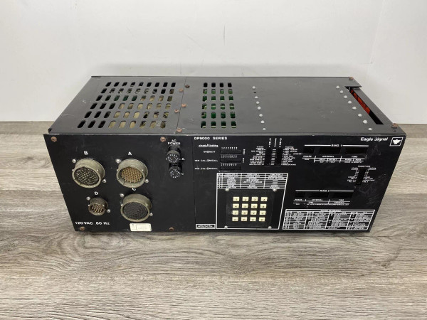 EAGLE SIGNAL DP9400 TRAFFIC LITE CNTRL 8 PH NEMA TS DP9000 SERIES PLC,BC *Parts*
