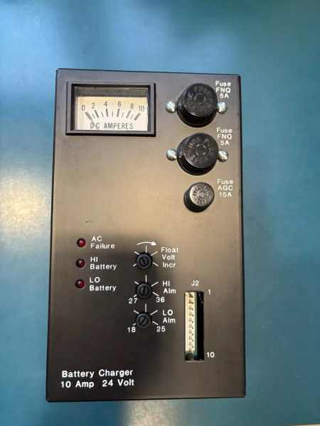 Cummins Onan Battery Charger 300-3298-02 input 120/208/240Vac 24Vdc 10amp