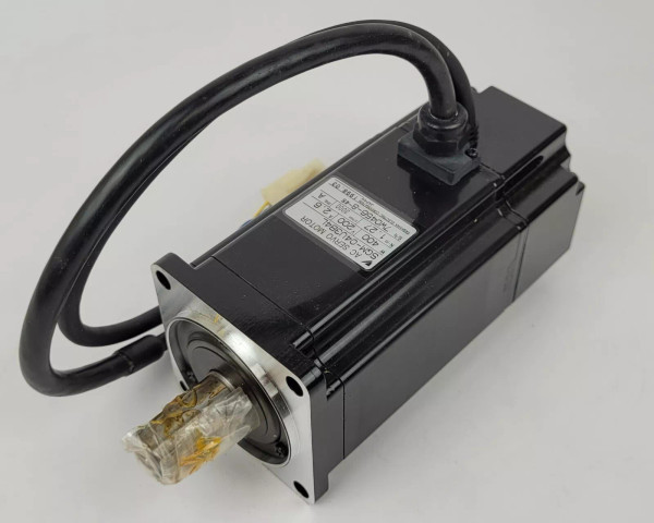 Yaskawa SGM-04U3B4L Servo Motor New in Box 400W 3000RPM 200V