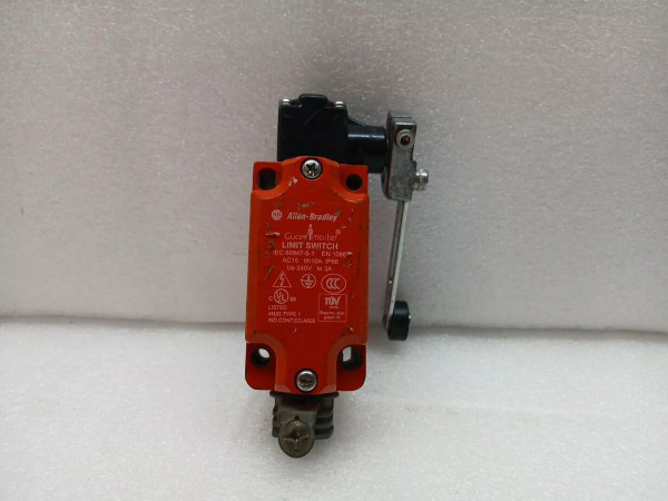 ALLEN-BRADLEY 440P-MRRB22E GUARDMASTER LIMIT SWITCH.