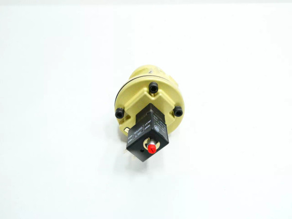 Norgren DY010C-CY Solenoid Poppet Valve 120v-ac 1/2in 150psi Norgren DY010C-CY Solenoid Poppet Valve 120v-ac 1/2in 150psi